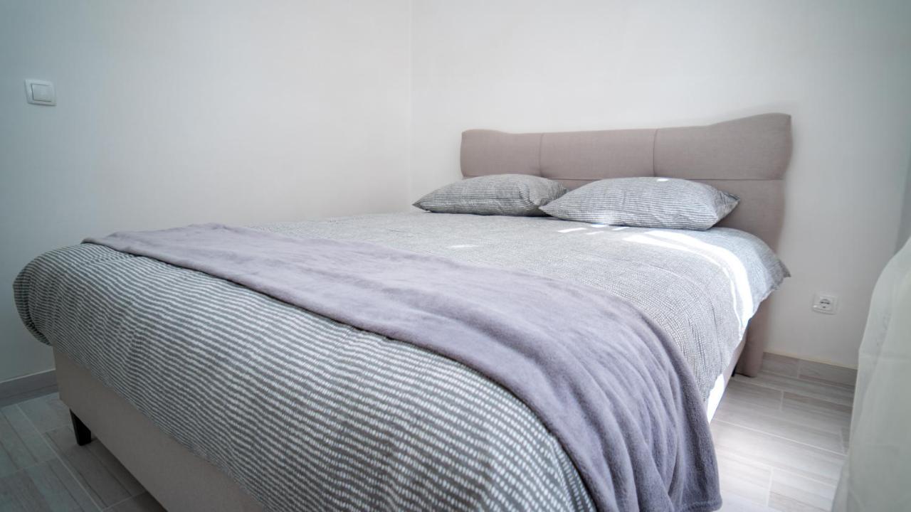 Max Suite Trogir Buitenkant foto