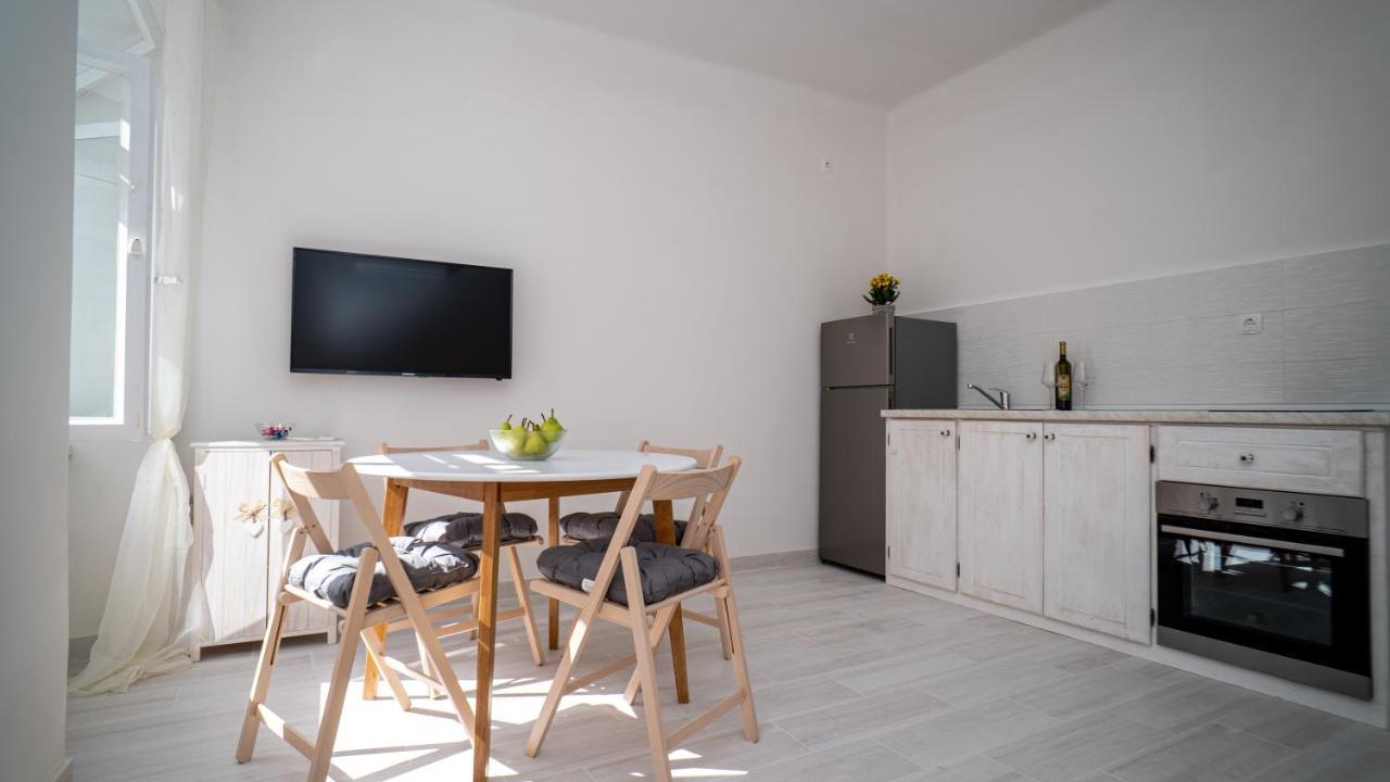 Max Suite Trogir Buitenkant foto