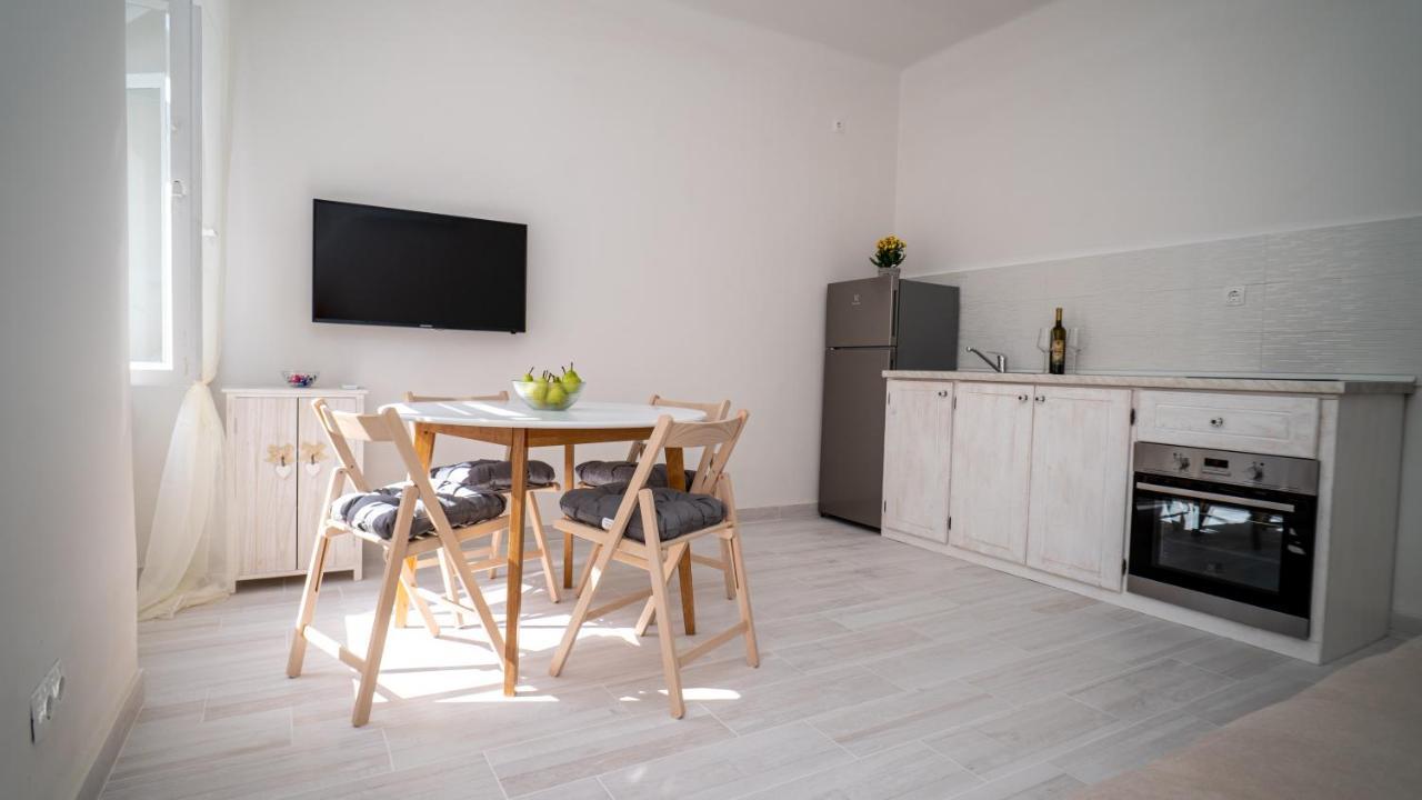 Max Suite Trogir Buitenkant foto