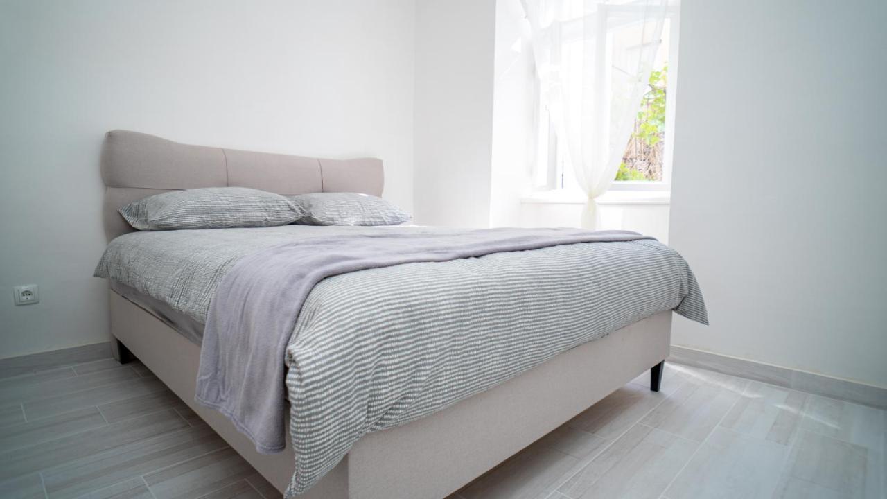 Max Suite Trogir Buitenkant foto